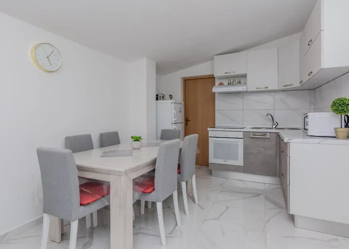 Zilic By Interhome Apartman Vir